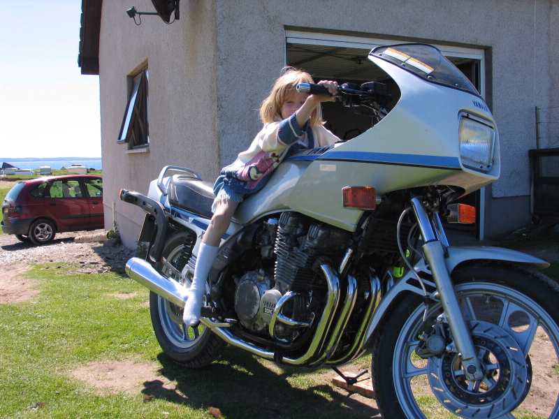 Robyn Rides again